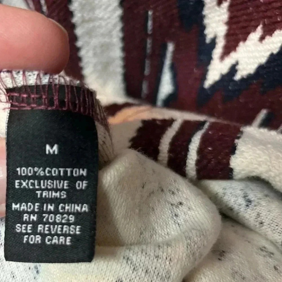 Carbon pullover hoidie Aztec print burgandy and navy. - Picture 4 of 4